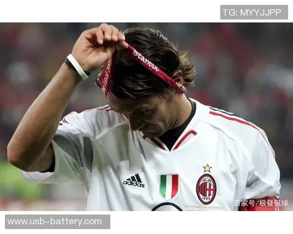 足球明星在赛场失利后的伤心瞬间揭示了他们背后的辛酸与努力